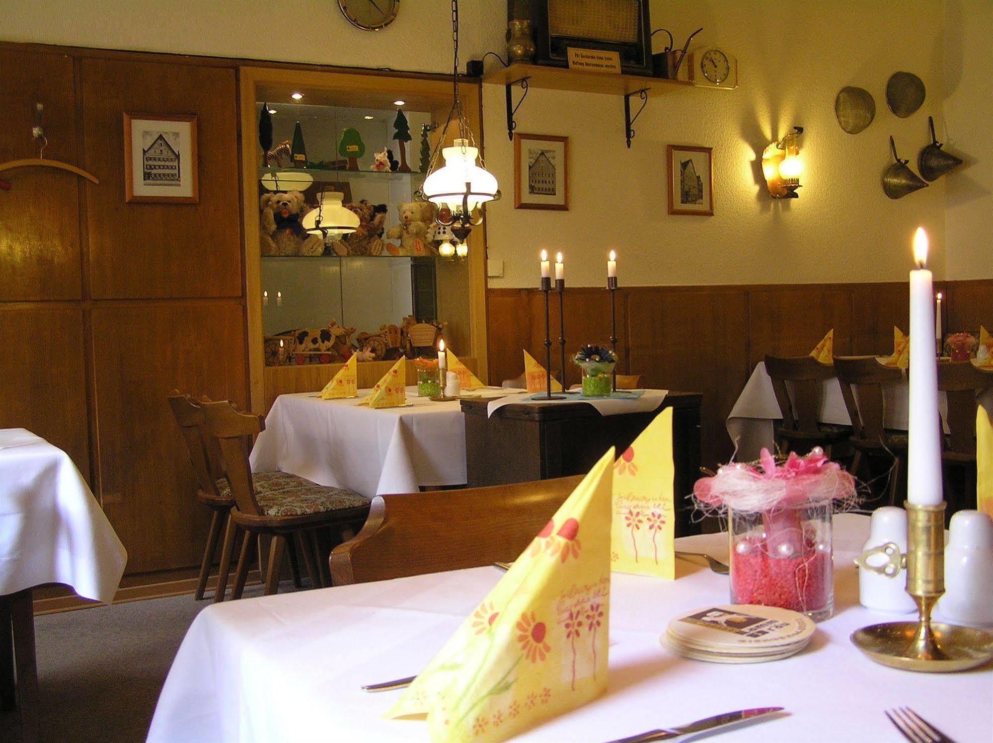 Hotel Und Restaurant Lamm Giengen an der Brenz Exterior foto